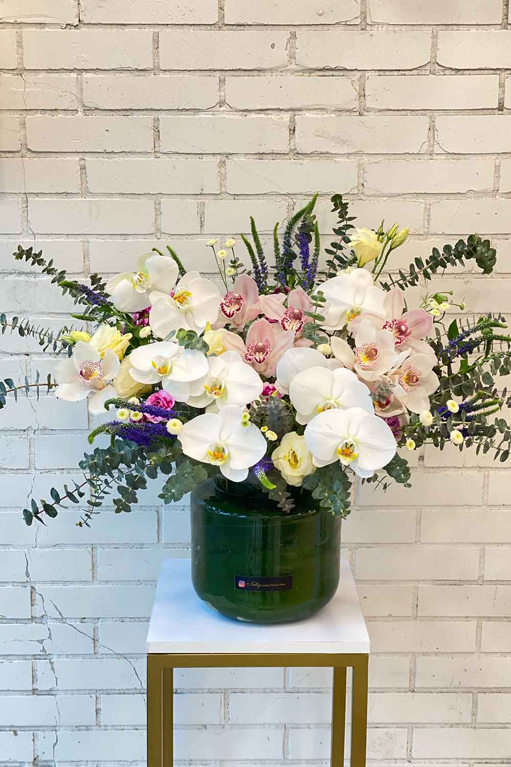 گلدان شیشه ای دیزاین ۶۵ سانت با ارکیده