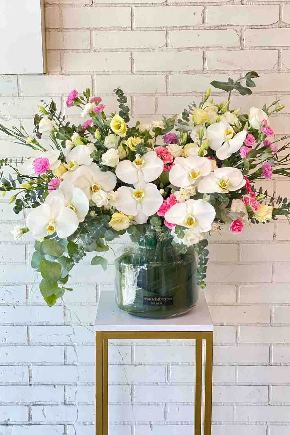گلدان شیشه ای دیزاین ۵۵ سانت سفید نلی