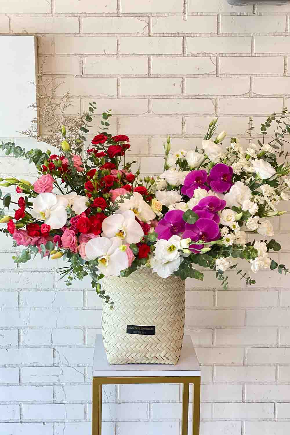 سبد لوکس ارکیده های بنفش نلی(۶۰ سانت)