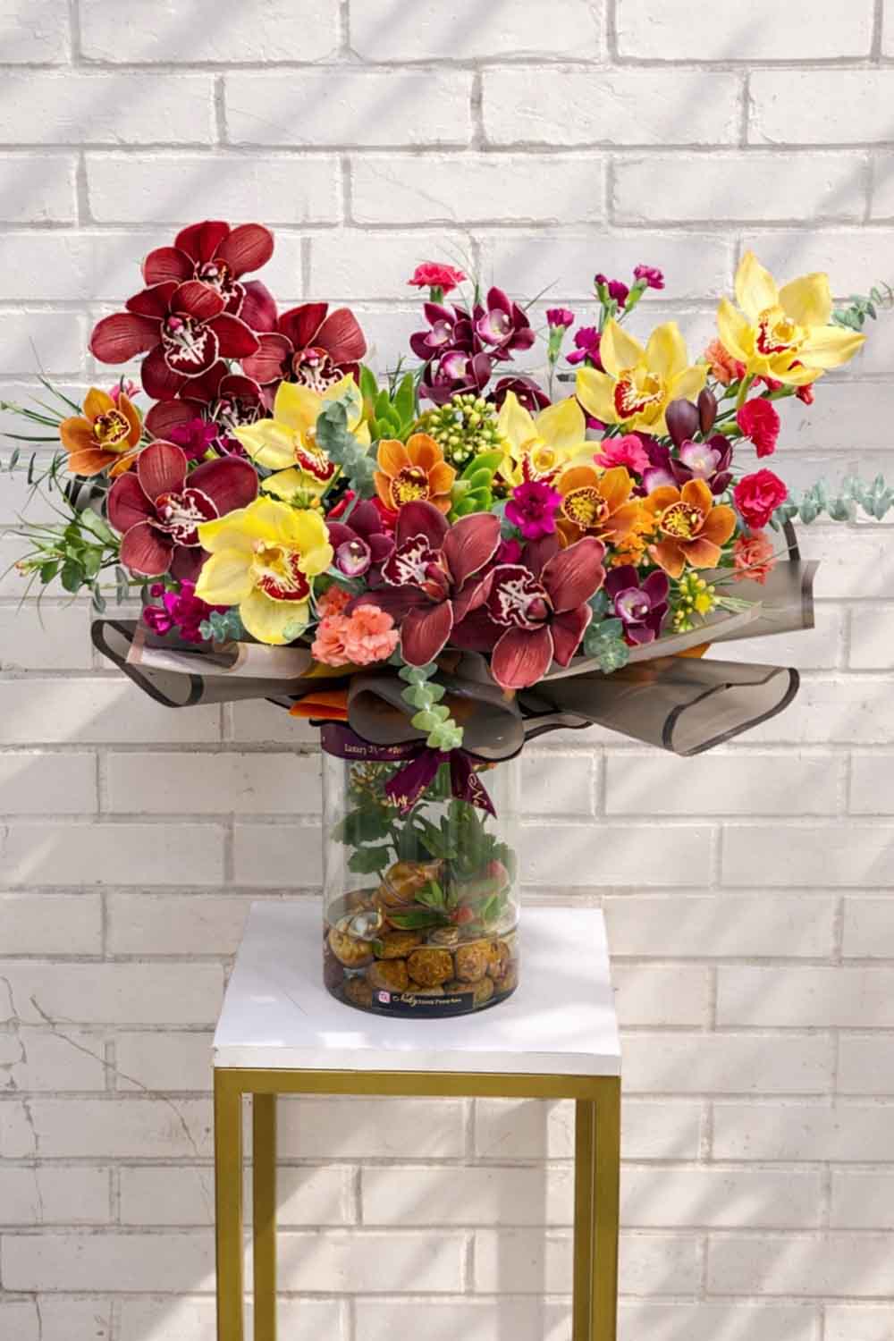 دیزاین ۷۰ سانت لوکس نلی با ارکیده های رنگی