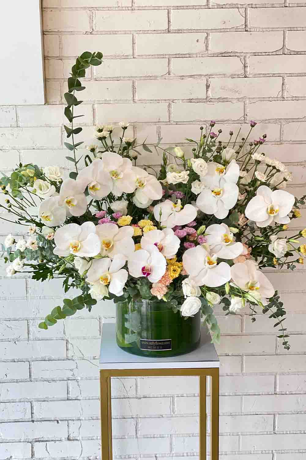 دیزاین لوکس ارکیده های نلی گلدان شیشه ای