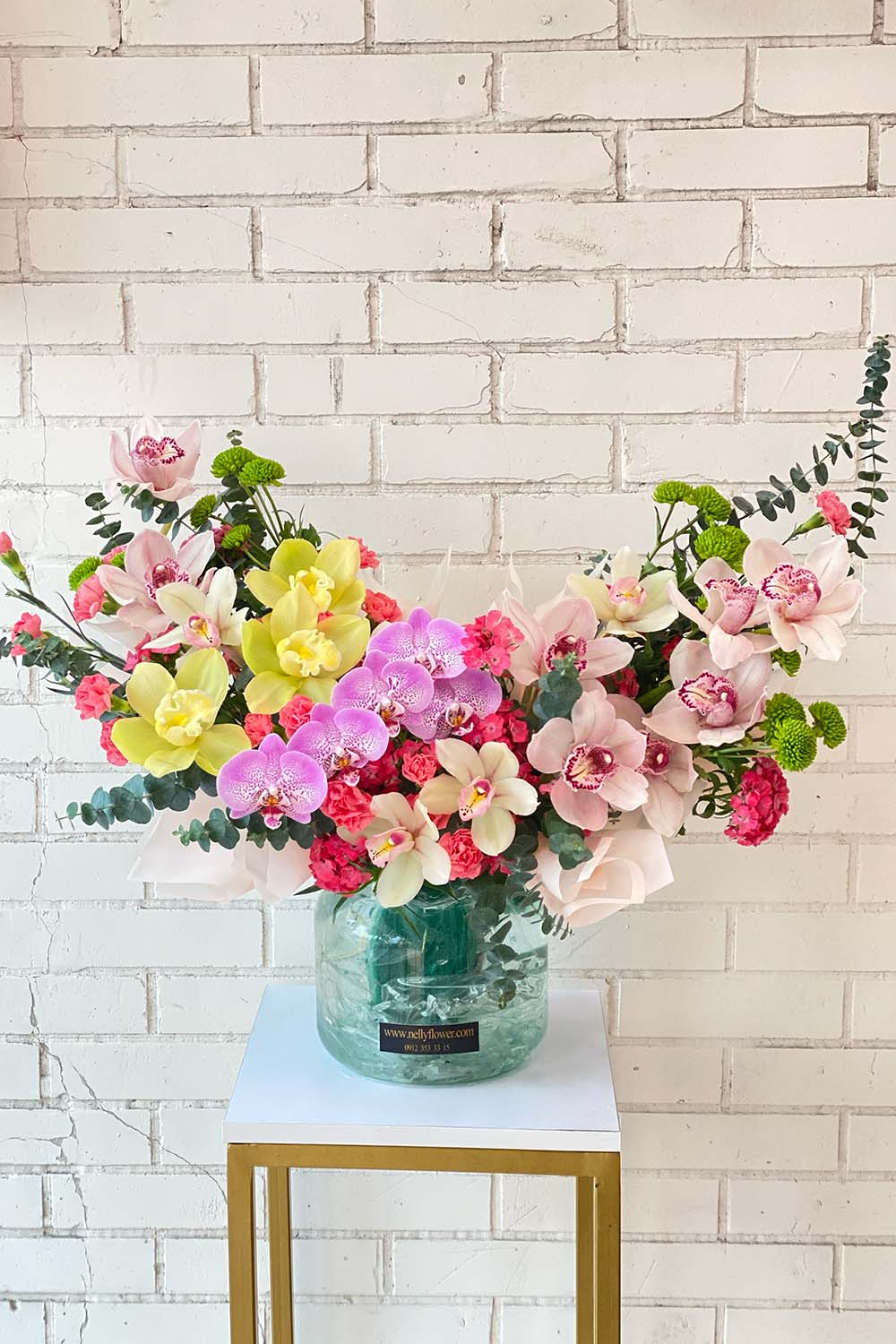 گلدان شیشه ای با انواع ارکیده(۴۵ سانت)